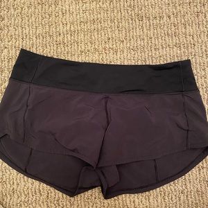 Lululemon size 6 2.5” inseam speed up shorts